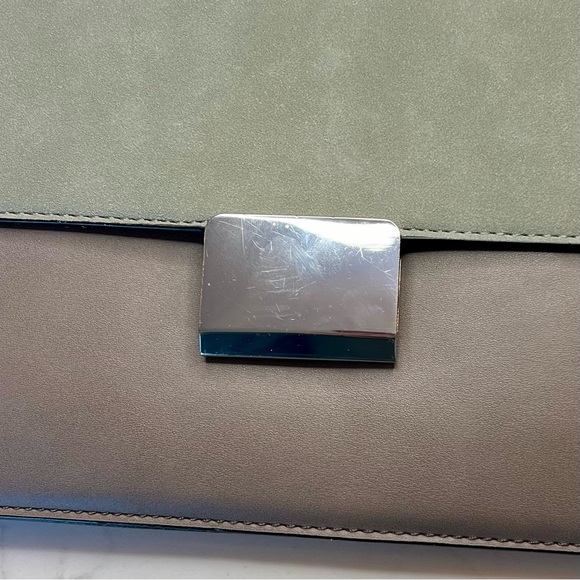 Chelsea28 Leighton Colorblock Faux Leather Crossbody Bag - Picture 13 of 15